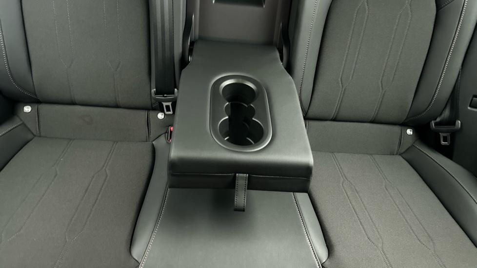 Rear Armrest/ Cup Holder