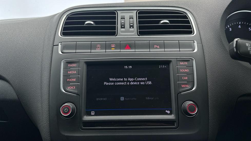 Apple Car Play & Android Auto