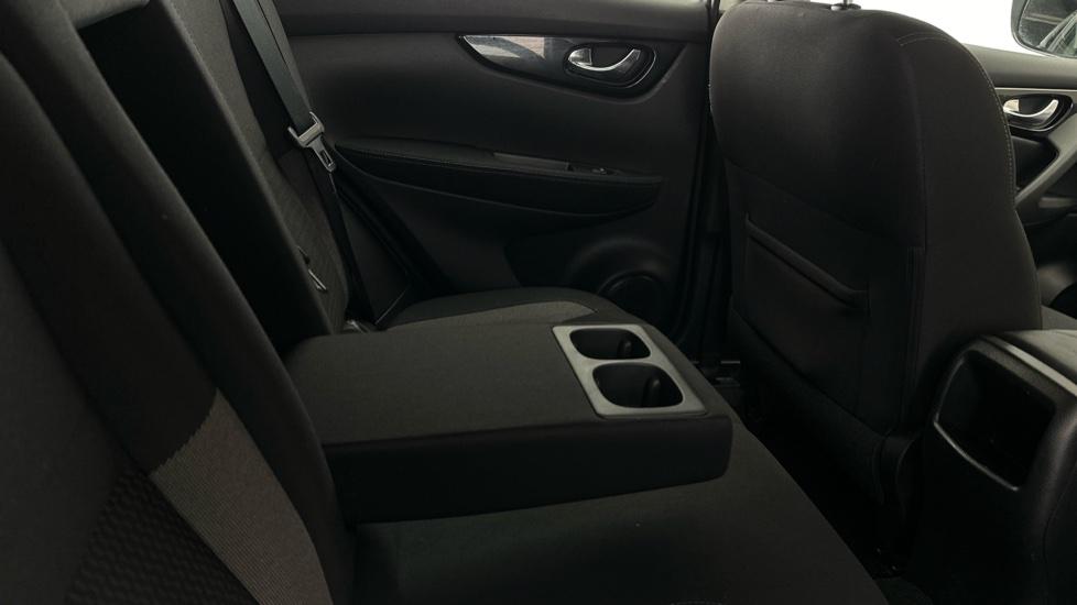 Rear Armrest/ Cup Holder