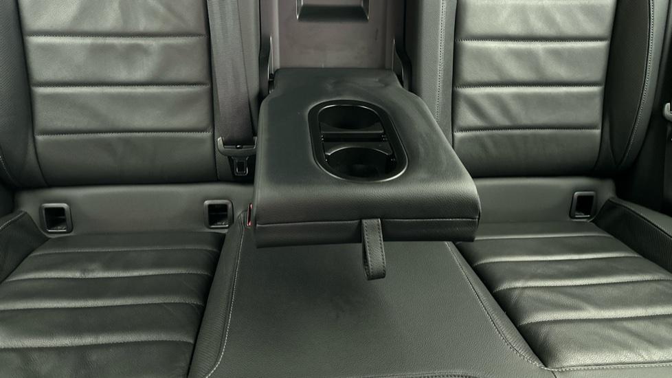 Rear Armrest/ Cup Holder