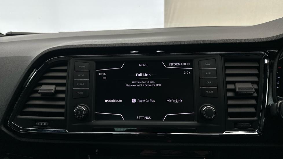 Apple Car Play & Android Auto