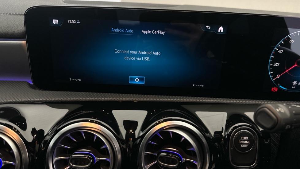 Apple Car Play & Android Auto