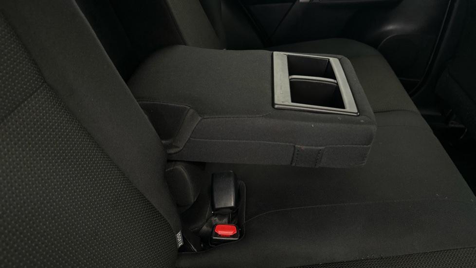 Rear Armrest/ Cup Holder