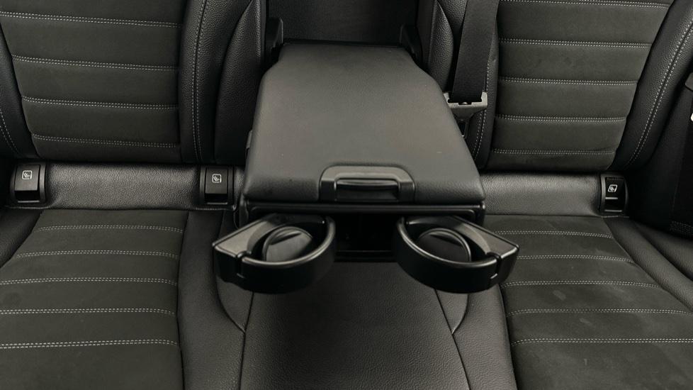 Rear Armrest/ Cup Holder