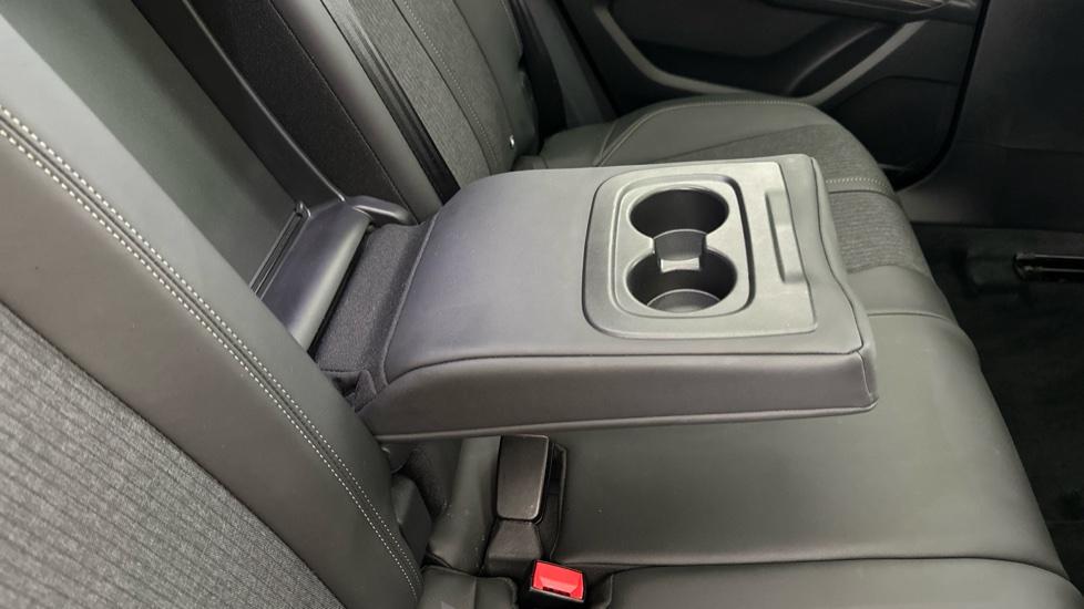 Rear Armrest/ Cup Holder