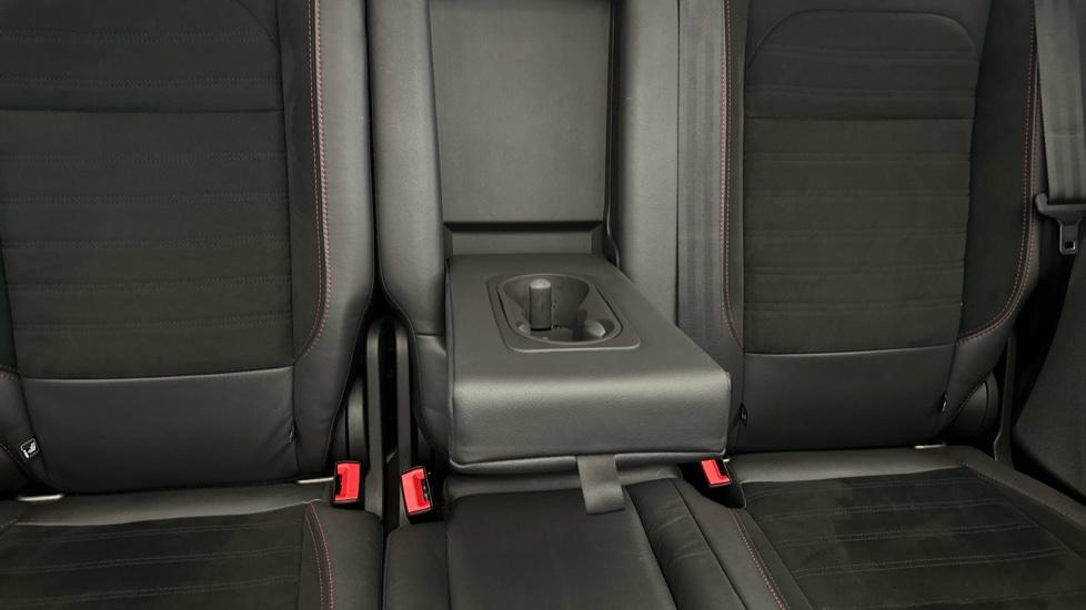 Rear Armrest/ Cup Holder