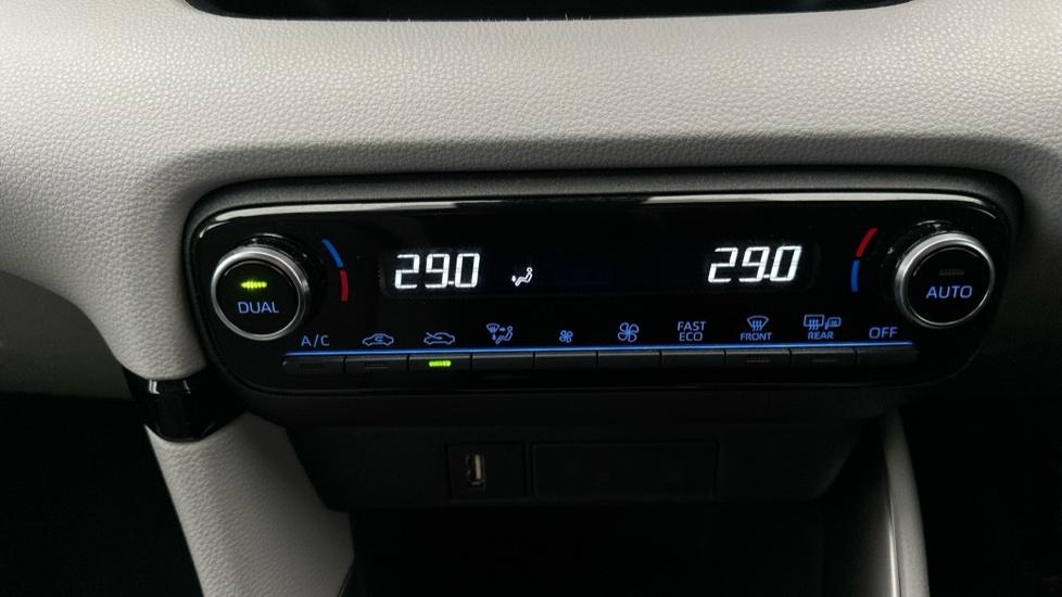 Air Conditioning /Dual Climate Control 