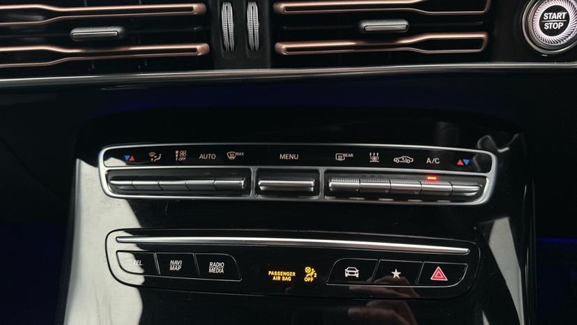 Air Conditioning /Dual Climate Control 