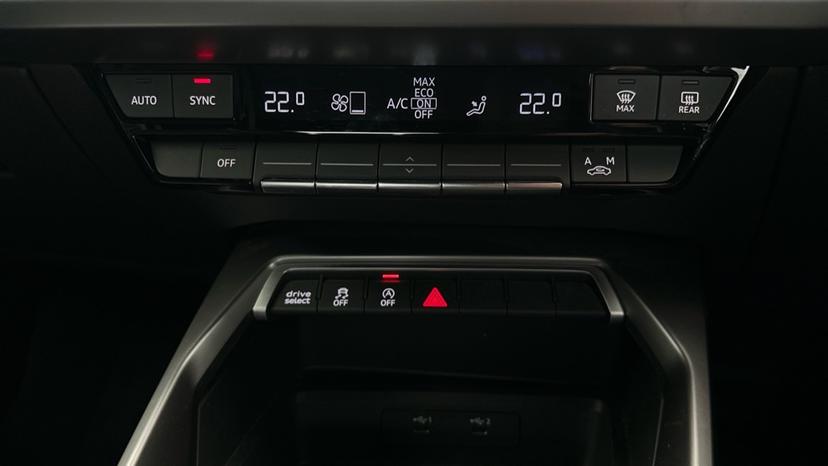 Dual Climate Control  / Air Conditioning  / Auto Stop/Start 