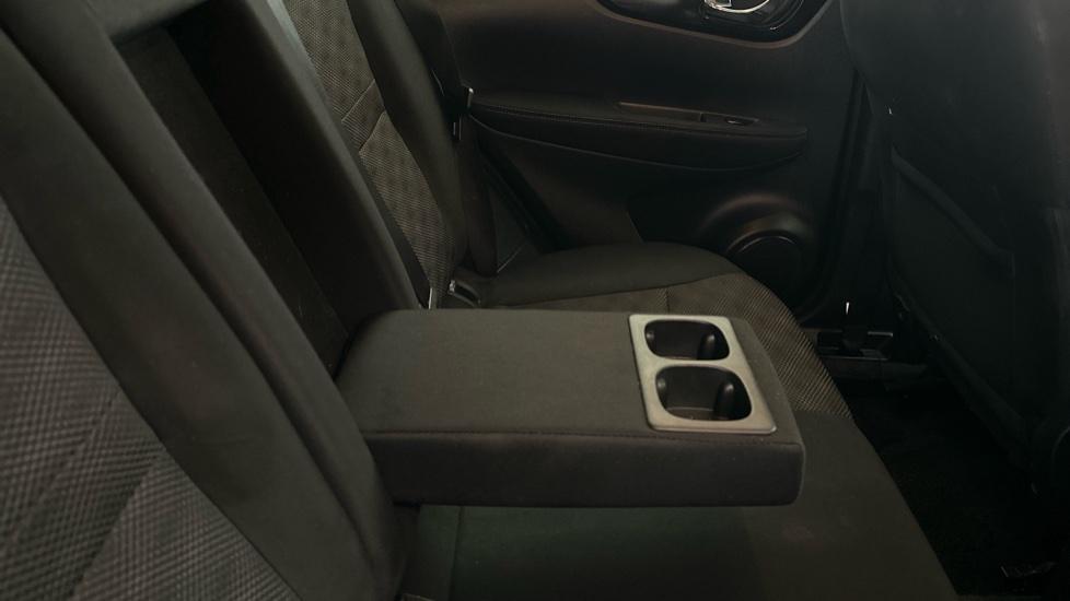 Rear Armrest/ Cup Holder