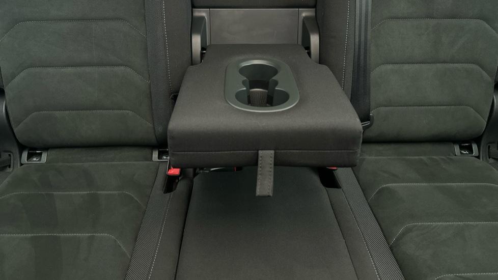 Rear Armrest/ Cup Holder