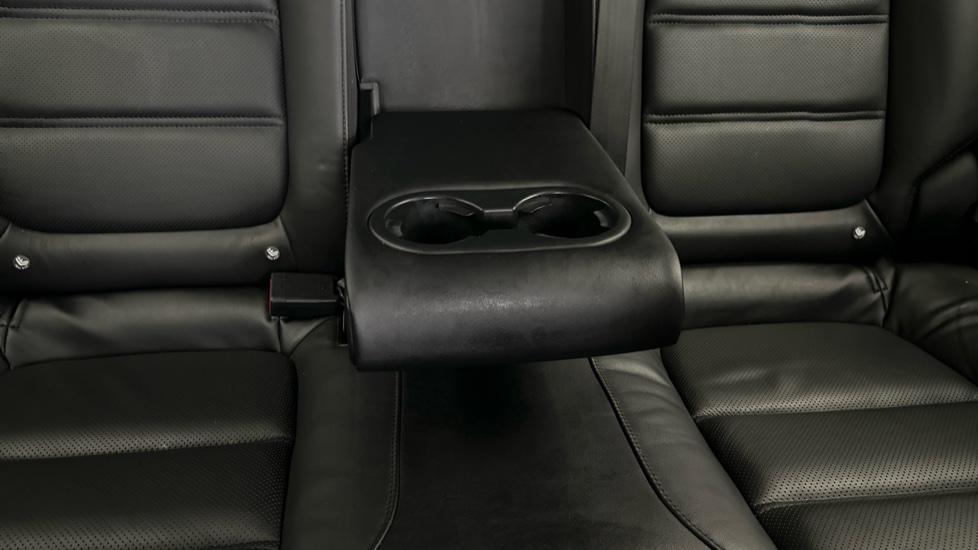 Rear Armrest/ Cup Holder