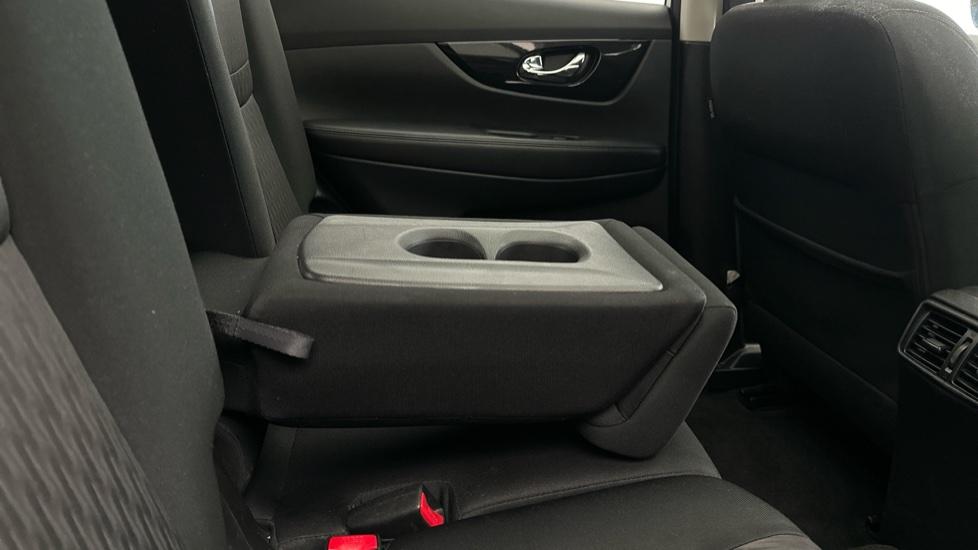 Rear Armrest/ Cup Holder