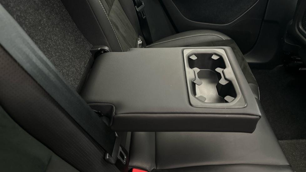 Rear Armrest/ Cup Holder