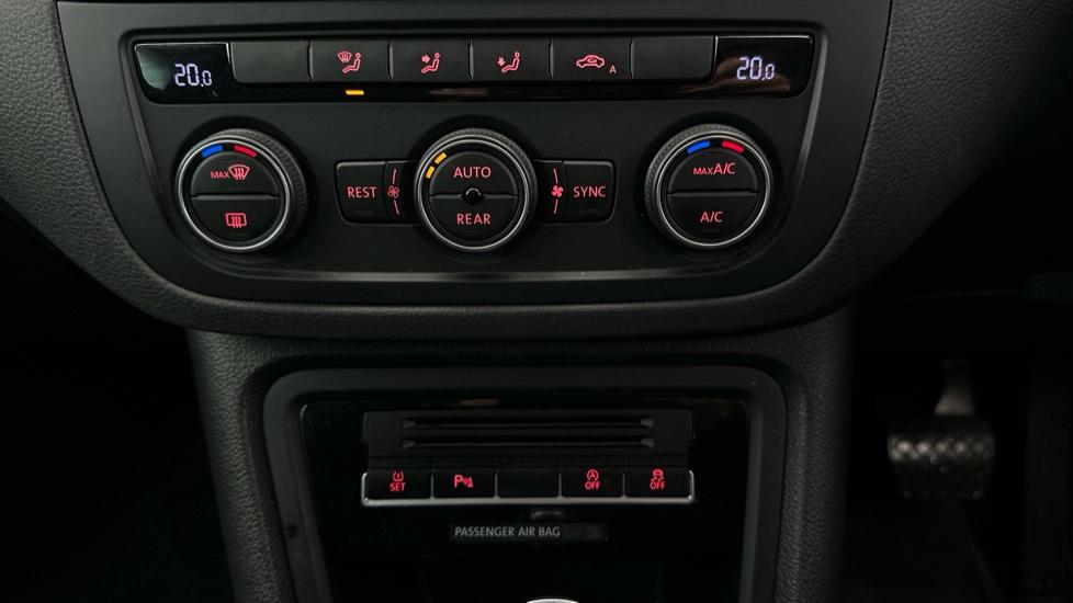 Air Conditioning / Dual Climate Control / Auto Stop/Start 