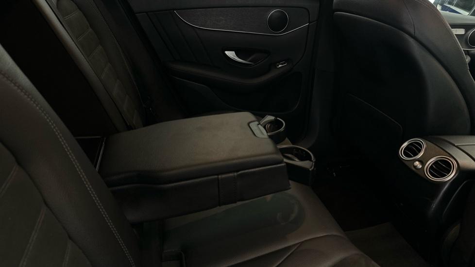 Rear Armrest/ Cup Holder