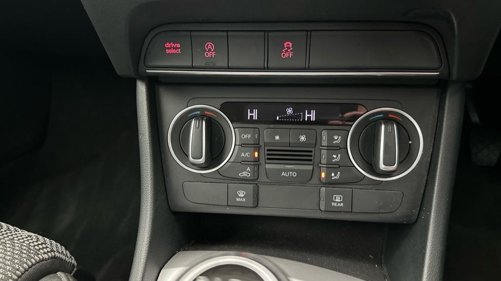 Auto Stop/Start/ Air Conditioning /Dual Climate Control 