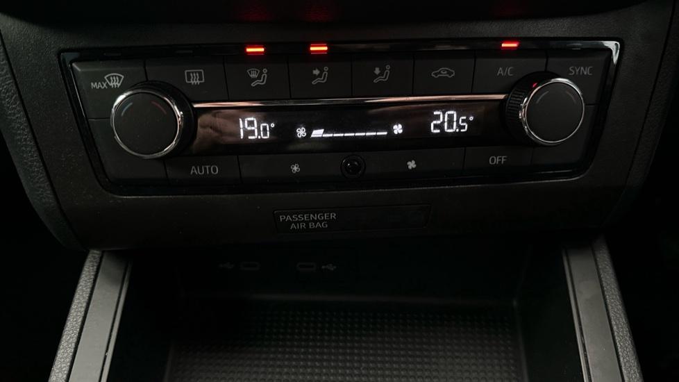 Air Conditioning /Dual Climate Control 