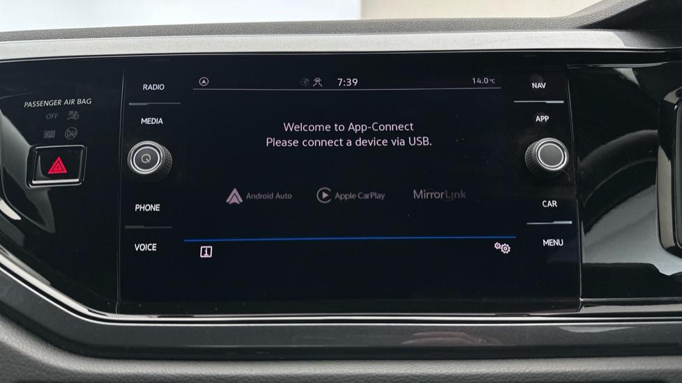 Apple Car Play & Android Auto