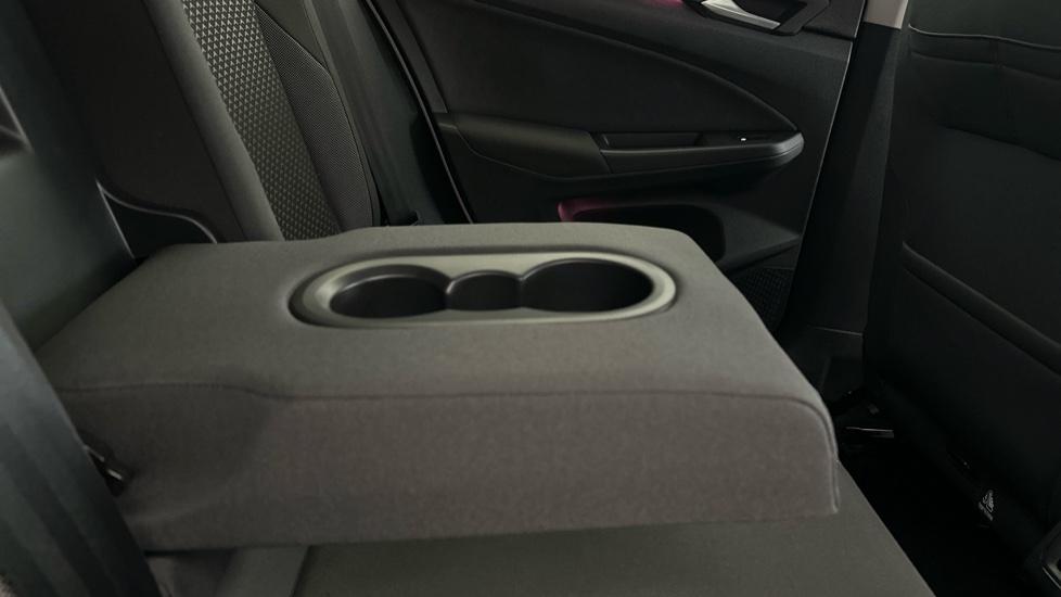 Rear Armrest/ Cup Holder