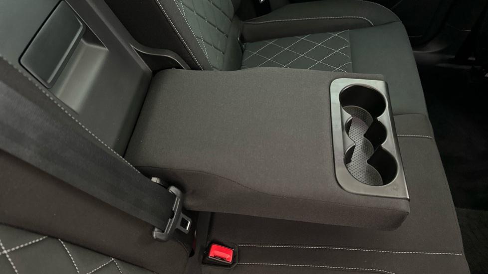 Rear Armrest/ Cup Holder