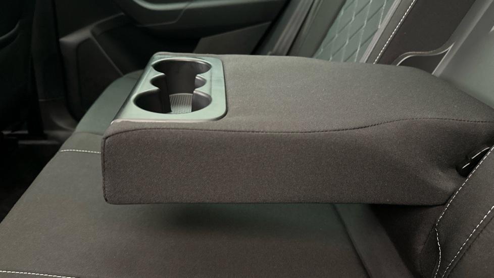 Rear Armrest/ Cup Holder