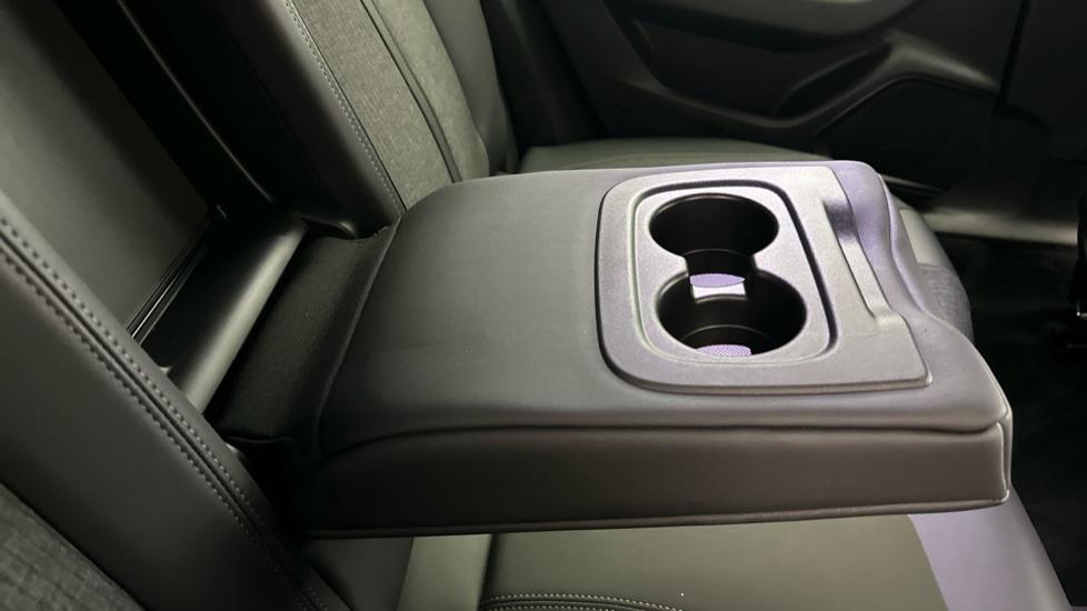 Rear Armrest/ Cup Holder