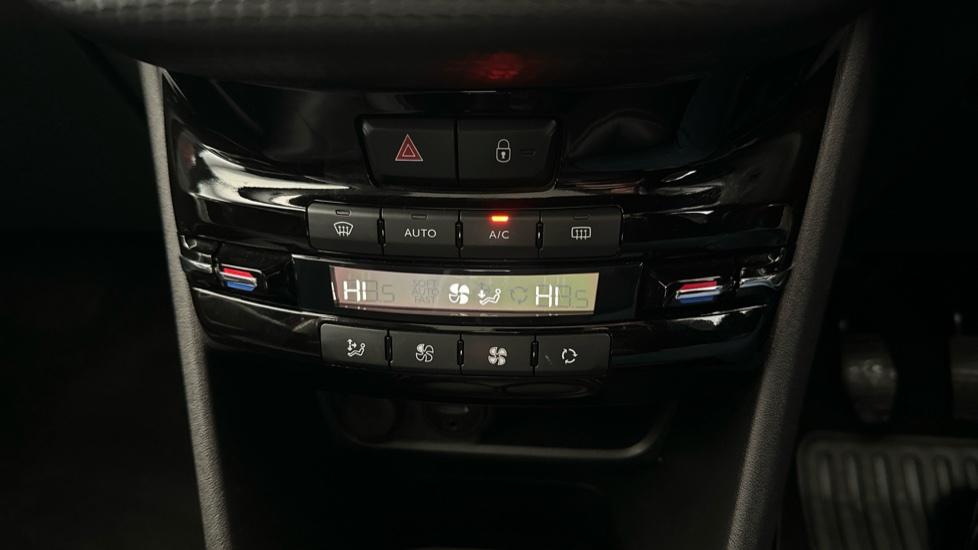 Dual Climate Control  / Air Conditioning 