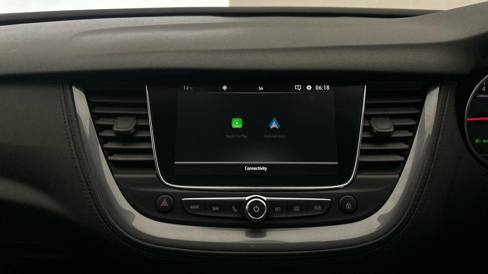 Apple Car Play & Android Auto