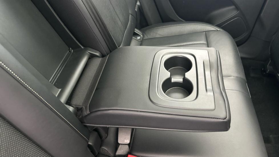 Rear Armrest/ Cup Holder