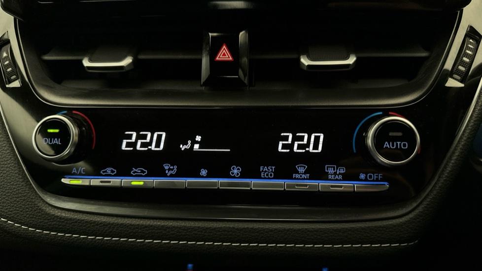 Dual Climate Control  / Air Conditioning 