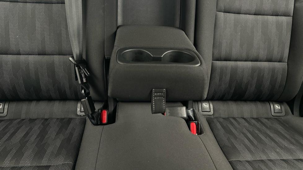 Rear Armrest/ Cup Holder