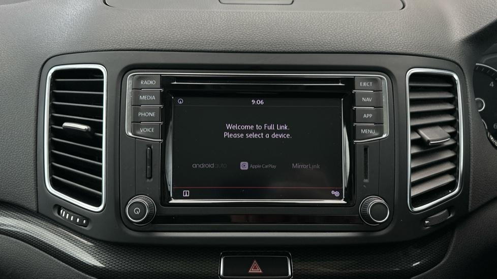 Apple Car Play & Android Auto