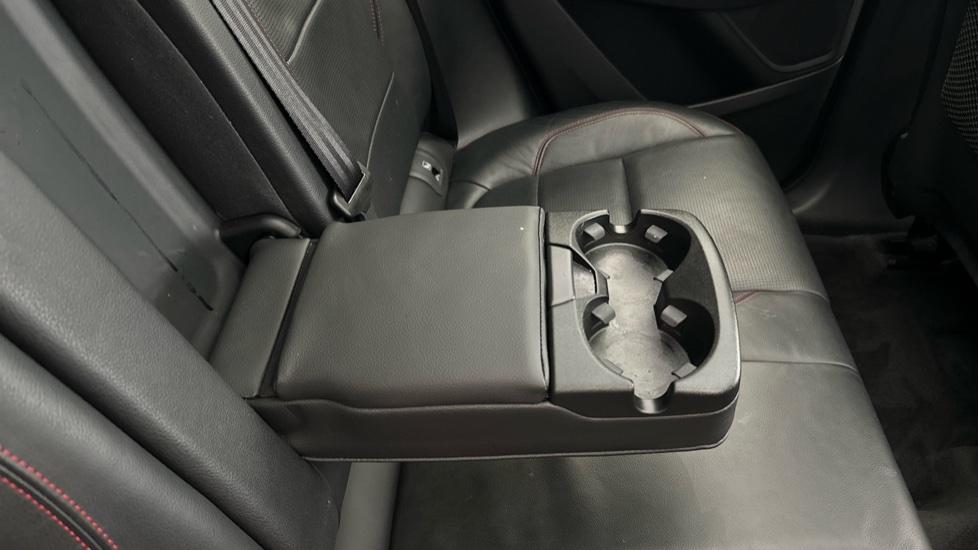 Rear Armrest/ Cup Holder