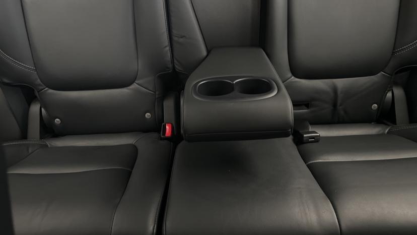 Rear Armrest/ Cup Holder