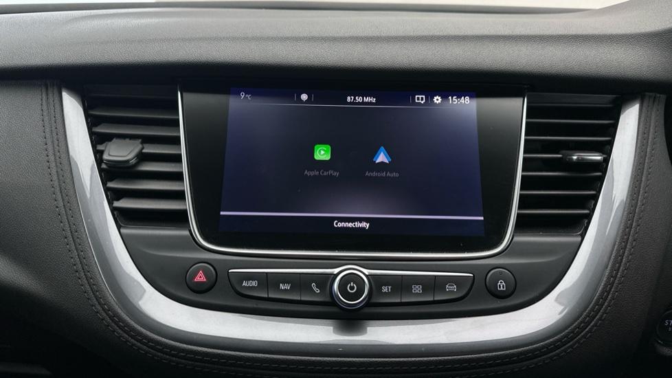 Apple Car Play & Android Auto