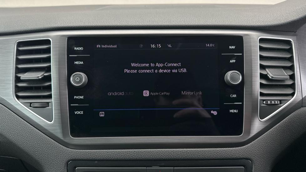 Apple Car Play & Android Auto