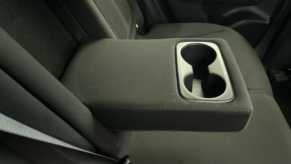 Rear Armrest/ Cup Holder