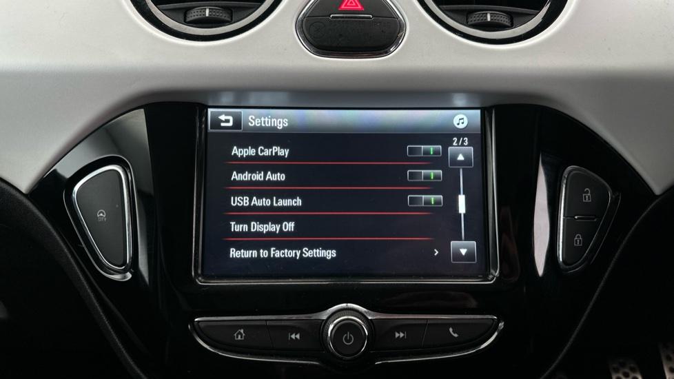 Apple Car Play & Android Auto