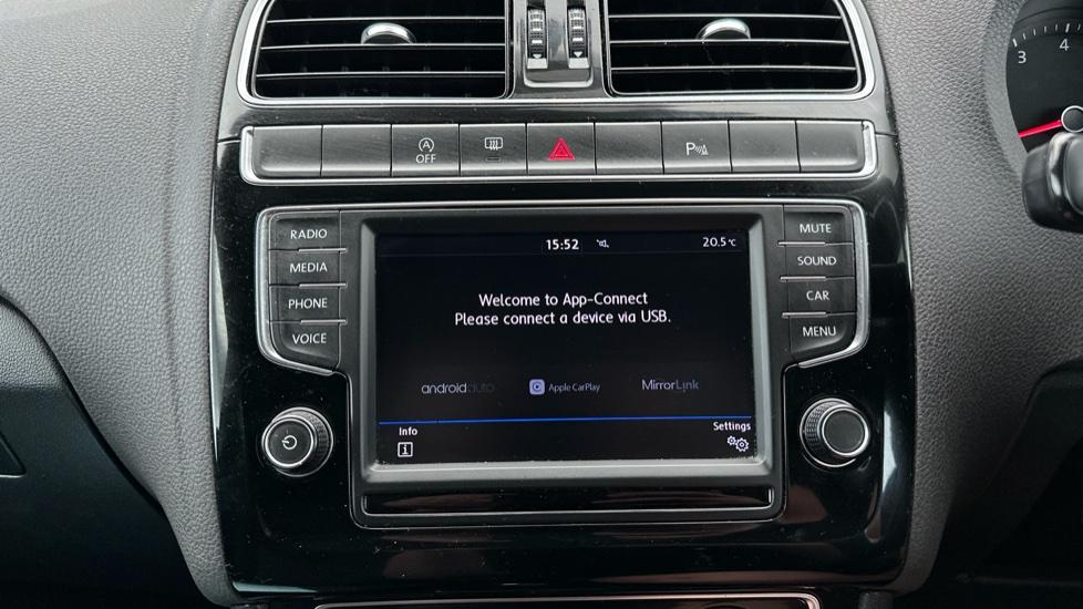 Apple Car Play & Android Auto