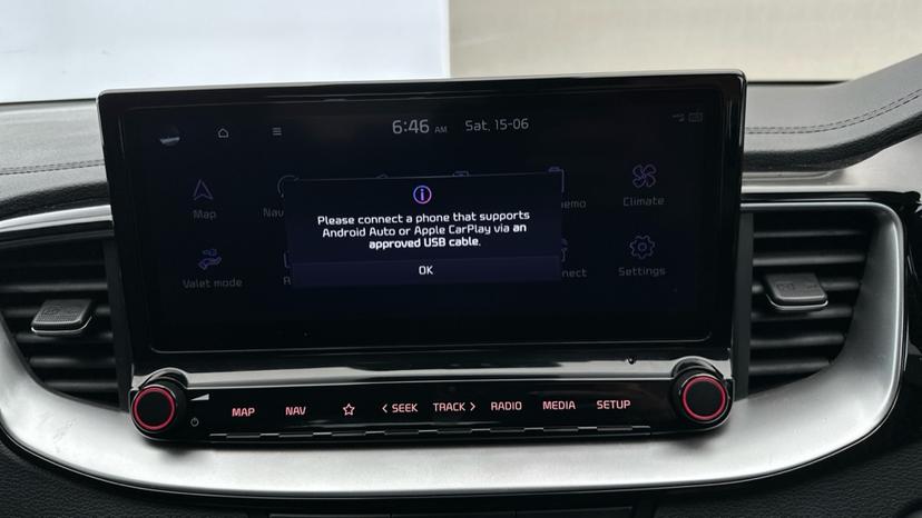 Apple Car Play & Android Auto