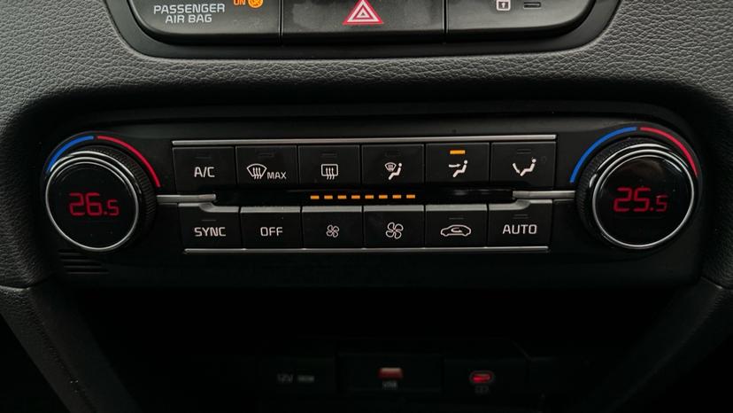 Air Conditioning /Dual Climate Control 