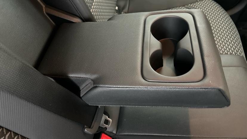 Rear Armrest/ Cup Holder