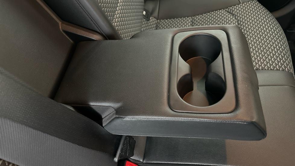 Rear Armrest/ Cup Holder