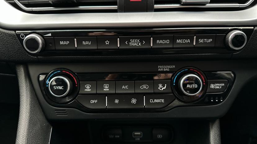 Air Conditioning /Dual Climate Control 