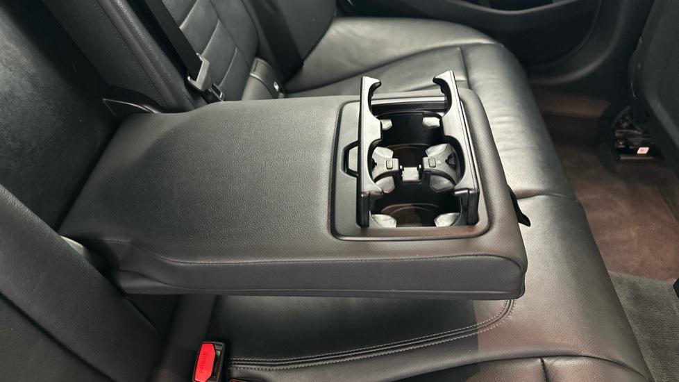 Rear Armrest/ Cup Holder