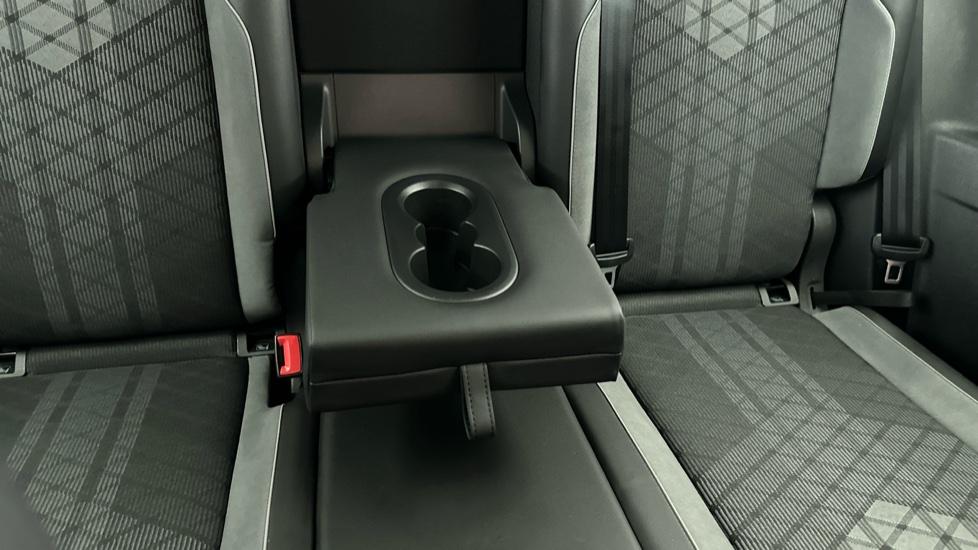 Rear Armrest/ Cup Holder