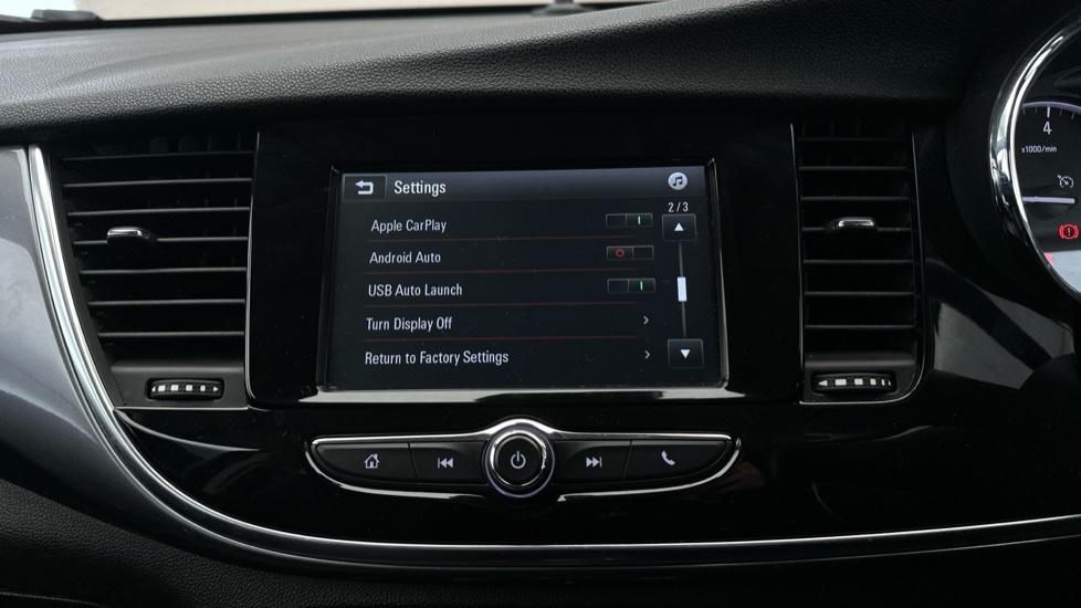 Apple Car Play & Android Auto