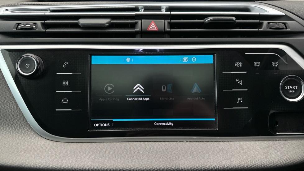 Apple Car Play & Android Auto