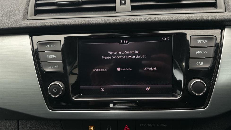 Apple Car Play & Android Auto